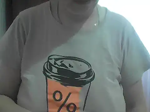 Snapshot of AnaXBerry chatting on 5, 6, 2026 AnaXBerry online show from 5, 6, 2026