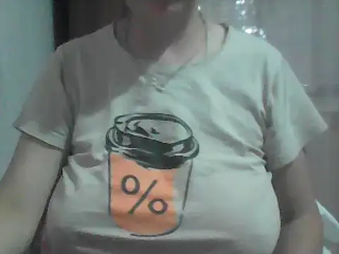 Snapshot of AnaXBerry chatting on 9, 7, 2026 AnaXBerry online show from 9, 7, 2026