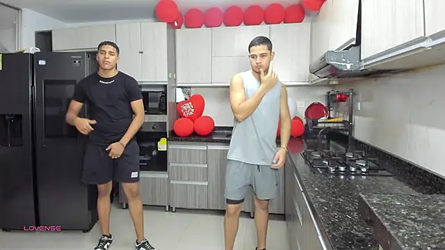 Snapshot of badguyss_bisex chatting on 23, 9, 2025 badguyss bisex online show from 23, 9, 2025