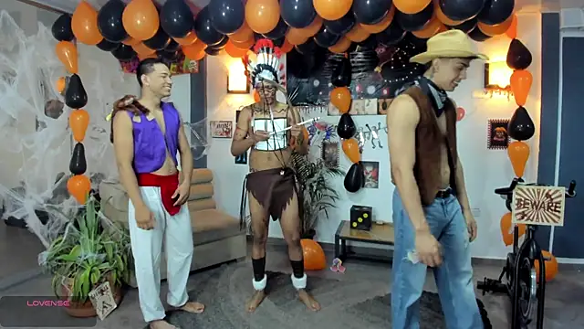 Snapshot of badguyss_bisex chatting on 30, 10, 2025 badguyss bisex online show from 30, 10, 2025