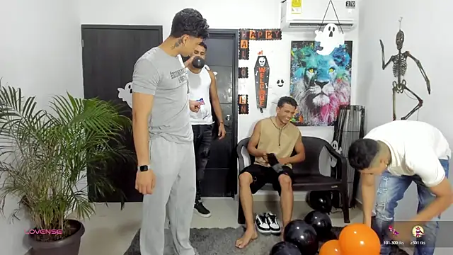 Snapshot of badguyss_bisex chatting on 21, 10, 2025 badguyss bisex online show from 21, 10, 2025