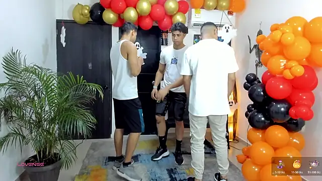 Snapshot of badguyss_bisex chatting on 22, 10, 2025 badguyss bisex online show from 22, 10, 2025