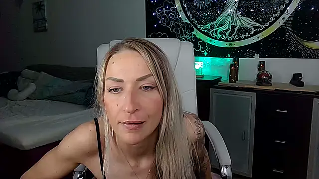 SexxyLiviaa online show from 7, 11, 2025