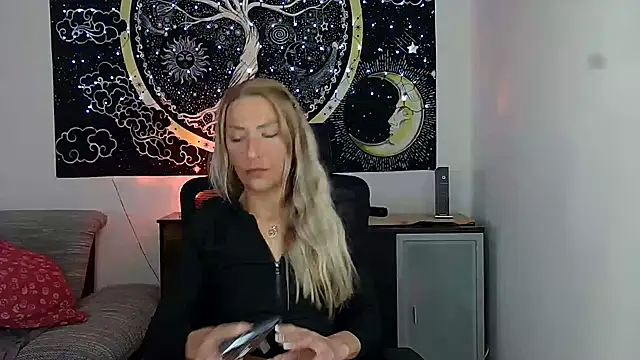 Snapshot of SexxyLiviaa chatting on 7, 5, 2026 SexxyLiviaa online show from 7, 5, 2026
