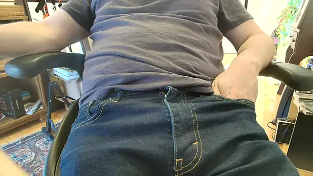 massive cum online show from 8, 4, 2026