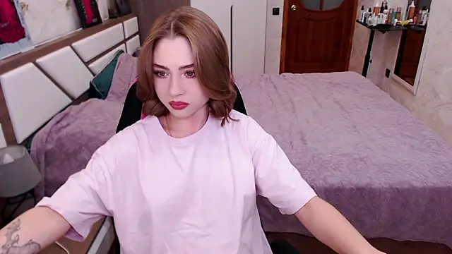 Tessa Walker online show from 5, 10, 2025