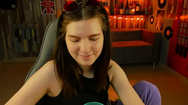 AliceRisinka online show from 7, 3, 2025