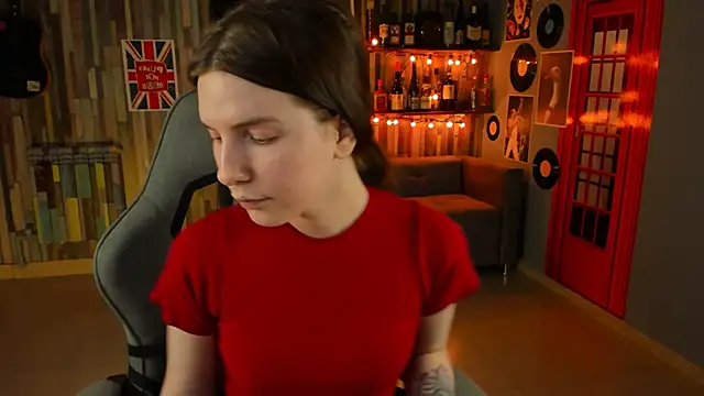 AliceRisinka online show from 6, 3, 2025