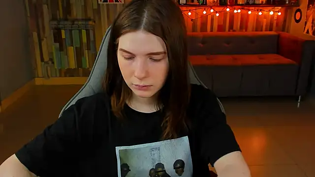 AliceRisinka online show from 2, 3, 2025