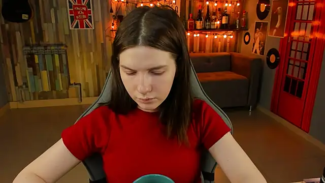 AliceRisinka online show from 6, 3, 2025