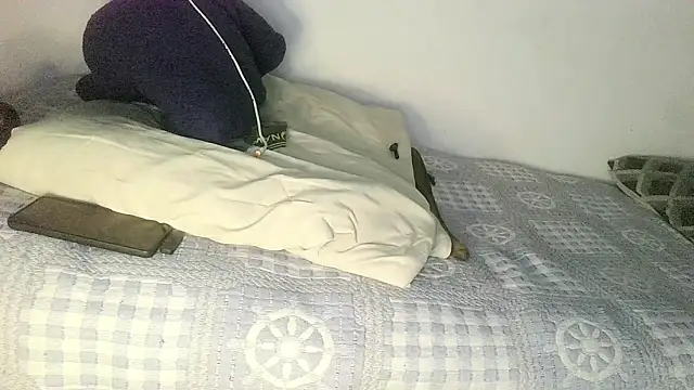 UncutToyBoy23cm online show from 28, 9, 2025