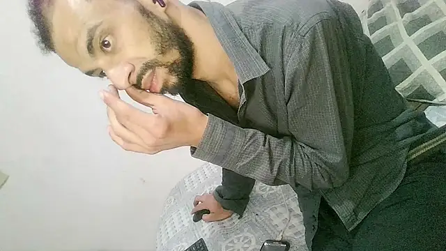 UncutToyBoy23cm online show from 15, 10, 2025