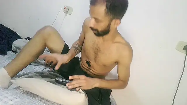 UncutToyBoy23cm online show from 9, 9, 2025