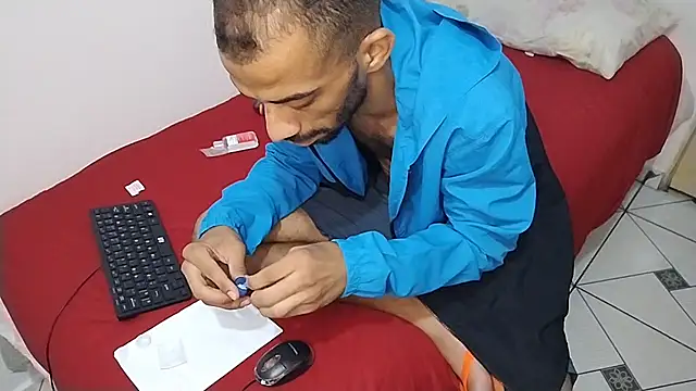 UncutToyBoy23cm online show from 11, 3, 2025