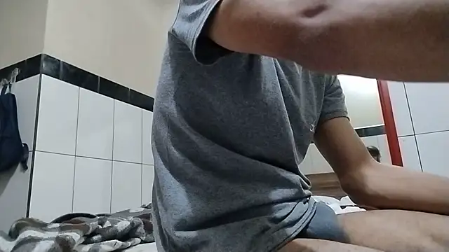 UncutToyBoy23cm online show from 18, 5, 2026