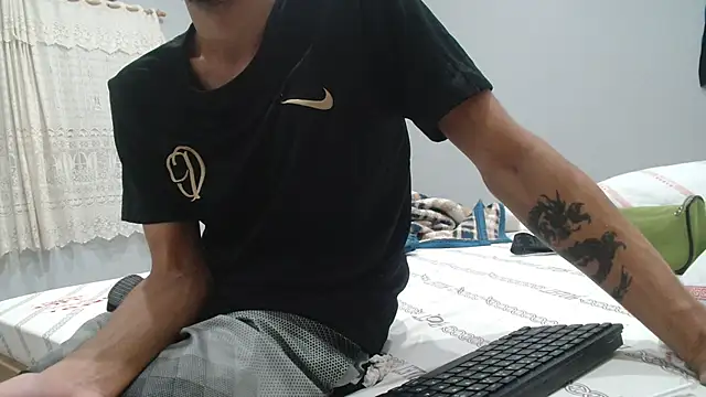 Snapshot of UncutToyBoy23cm chatting on 24, 6, 2026 UncutToyBoy23cm online show from 24, 6, 2026