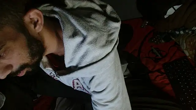 UncutToyBoy23cm online show from 10, 6, 2026