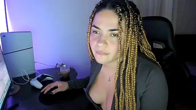 MelSaunders online show from 11, 12, 2024