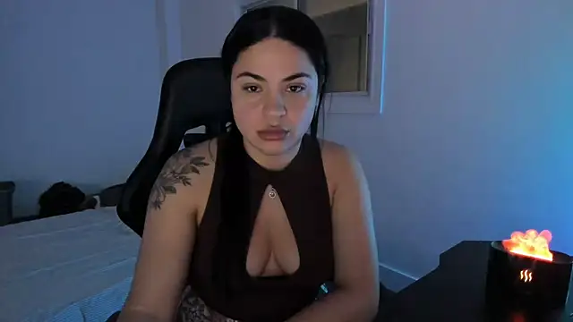 MelSaunders online show from 8, 2, 2025