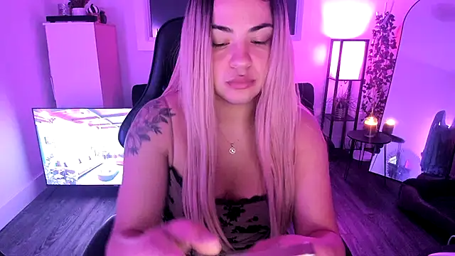 MelSaunders online show from 9, 11, 2025