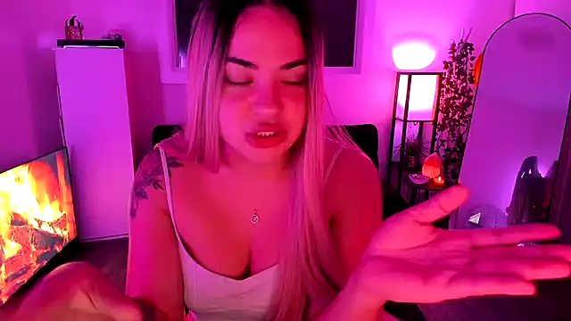 MelSaunders online show from 18, 11, 2025