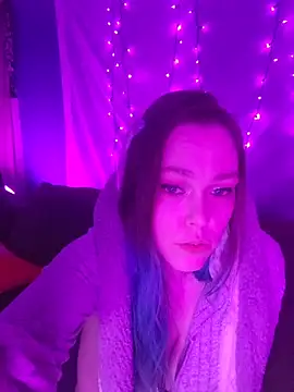 EverlyEster online show from 5, 4, 2026