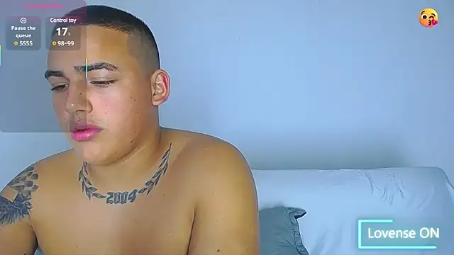 Latino Junge online show from 20, 2, 2025