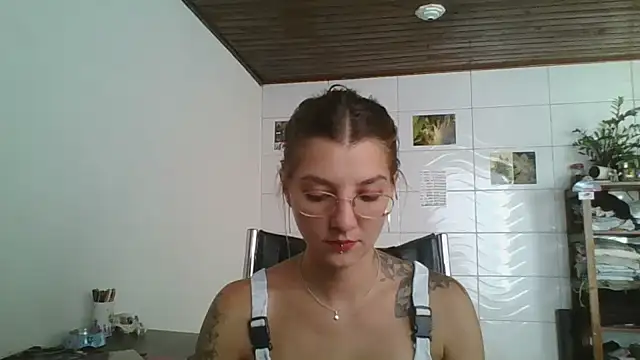 SweetyBabyDemon online show from 27, 2, 2026