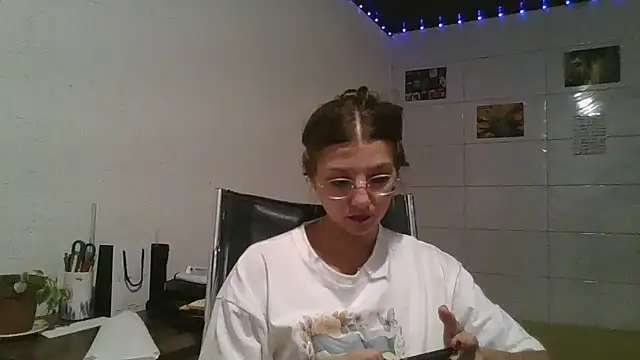 SweetyBabyDemon online show from 1, 4, 2026