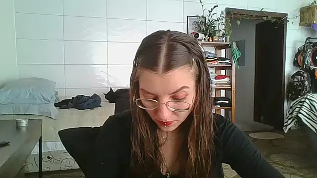 SweetyBabyDemon online show from 9, 9, 2025