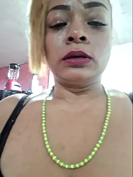 gatadeojosclaros online show from 25, 2, 2025