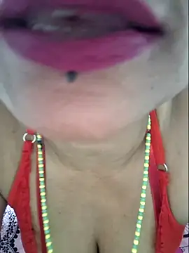 gatadeojosclaros online show from 9, 10, 2025