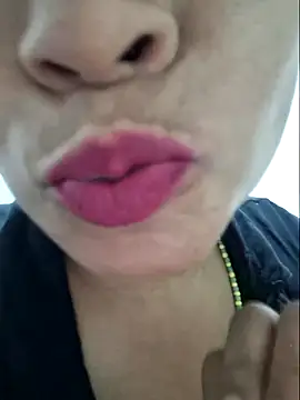 gatadeojosclaros online show from 4, 10, 2025