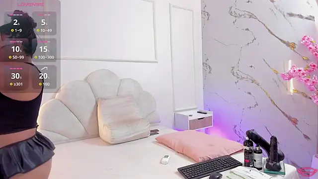BrianaHazel online show from 15, 6, 2026