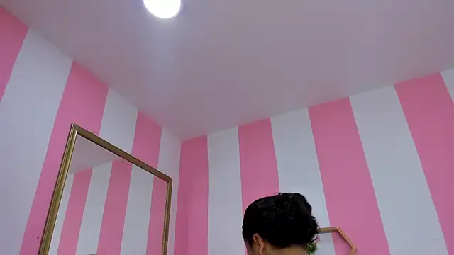 ISABELLA 020 online show from 17, 12, 2025