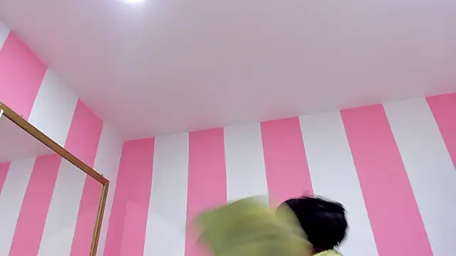 ISABELLA 020 online show from 19, 9, 2025