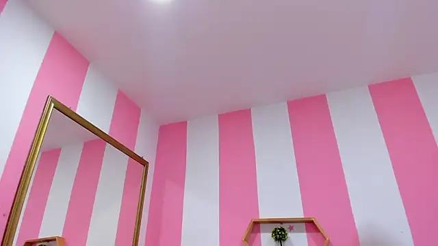 ISABELLA 020 online show from 22, 9, 2025