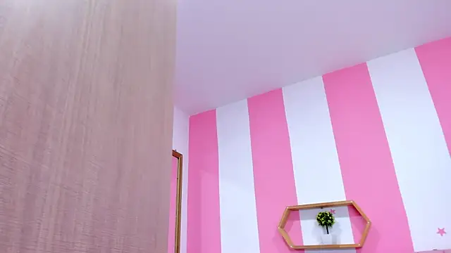 ISABELLA 020 online show from 15, 3, 2025