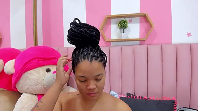 ISABELLA 020 online show from 16, 10, 2025