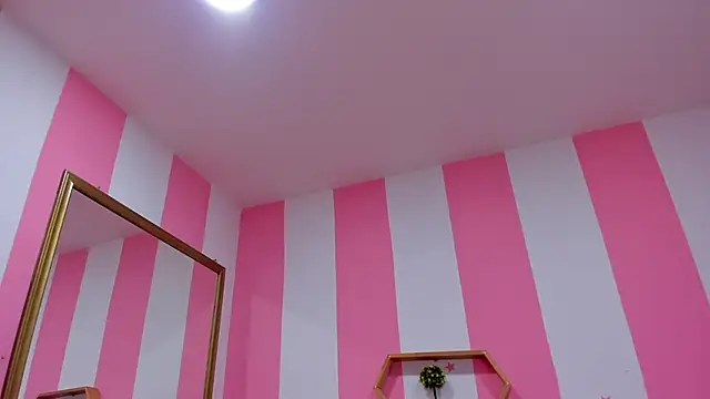 ISABELLA 020 online show from 25, 10, 2025