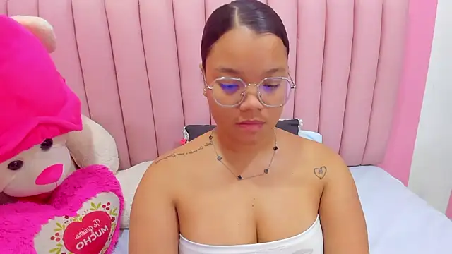 ISABELLA 020 online show from 9, 9, 2025