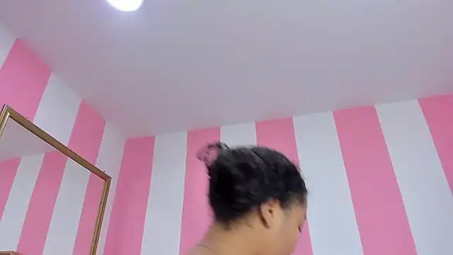 ISABELLA 020 online show from 19, 11, 2025