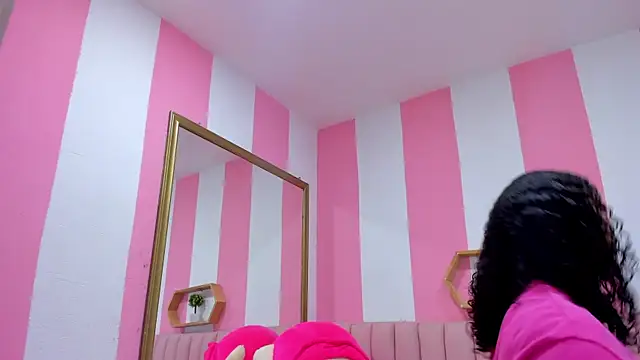 ISABELLA 020 online show from 15, 9, 2025