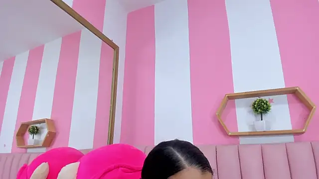 ISABELLA 020 online show from 20, 11, 2025