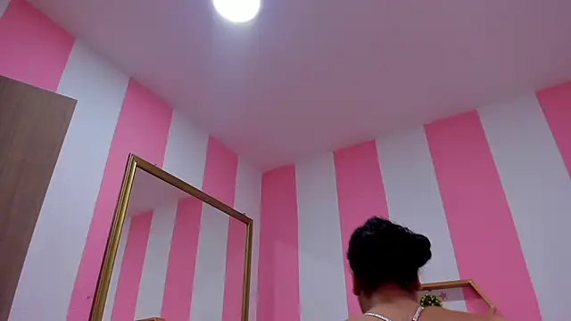 ISABELLA 020 online show from 1, 11, 2025