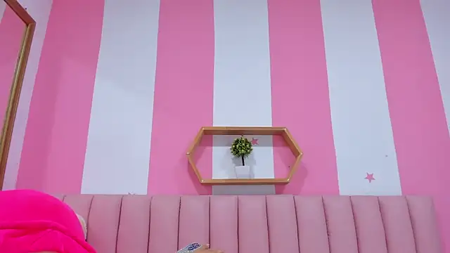 ISABELLA 020 online show from 30, 10, 2025