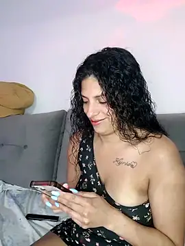 Snapshot of Shura_xxxBig chatting on 23, 11, 2025 Shura xxxBig online show from 23, 11, 2025