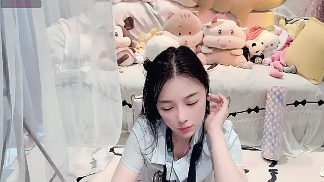 AKiKi711 online show from 12, 7, 2026