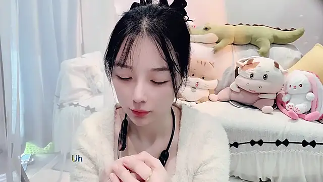 AKiKi711 online show from 9, 11, 2025