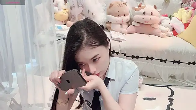 AKiKi711 online show from 6, 5, 2026